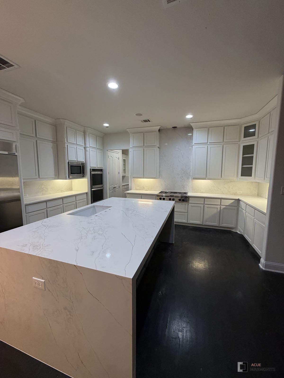 Stratus Paonazzo quartz kitchen countertop, installed by Acue Marmonite