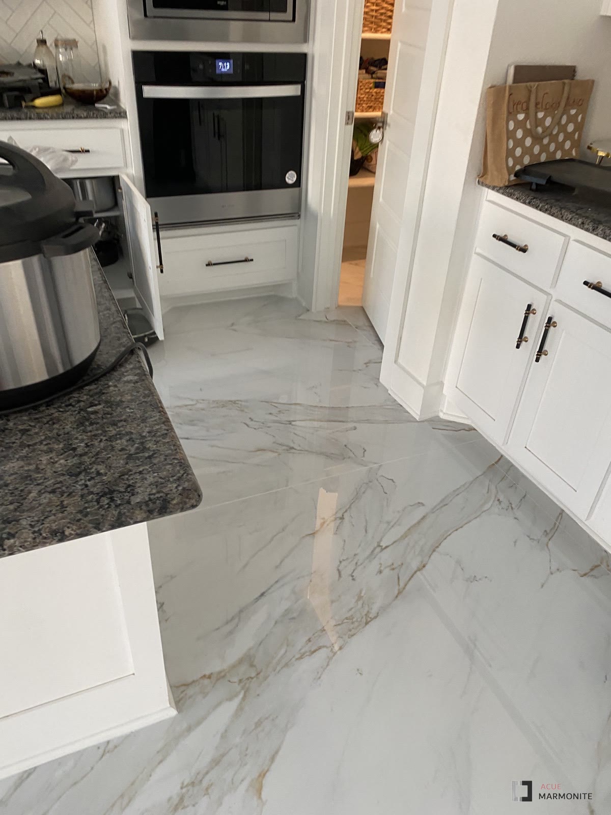 Calacatta Borghini tile, installed by Acue Marmonite
